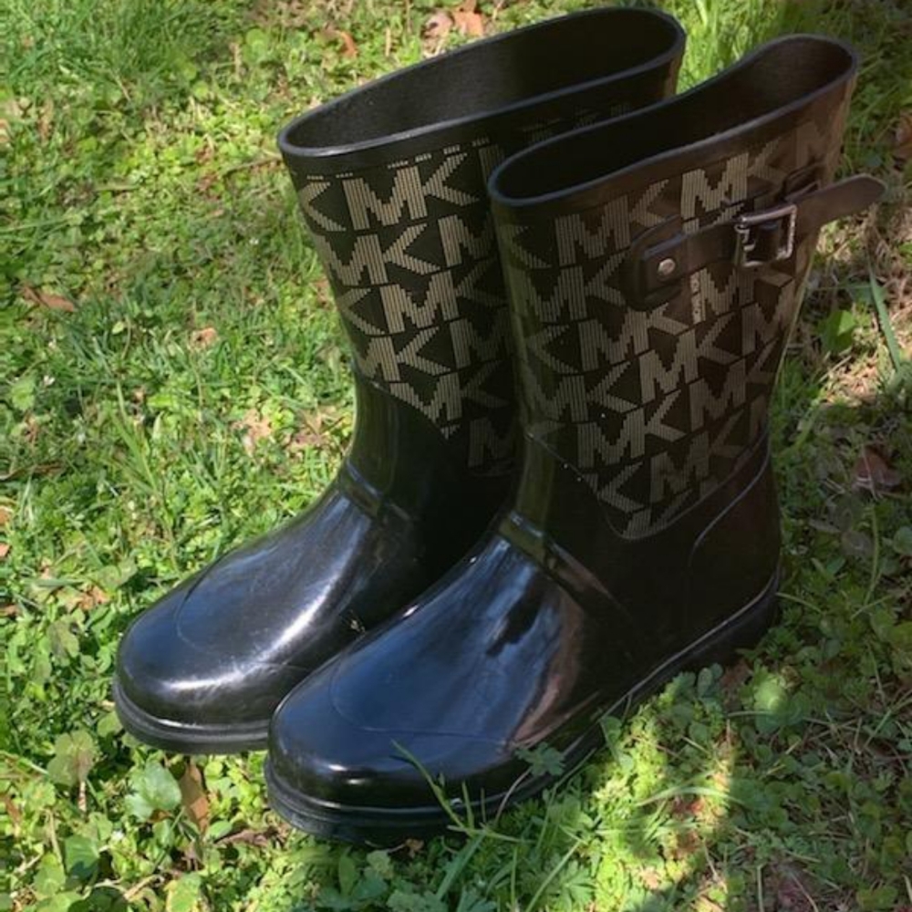 Michael Kors MK Logo Print Mid Rainboots